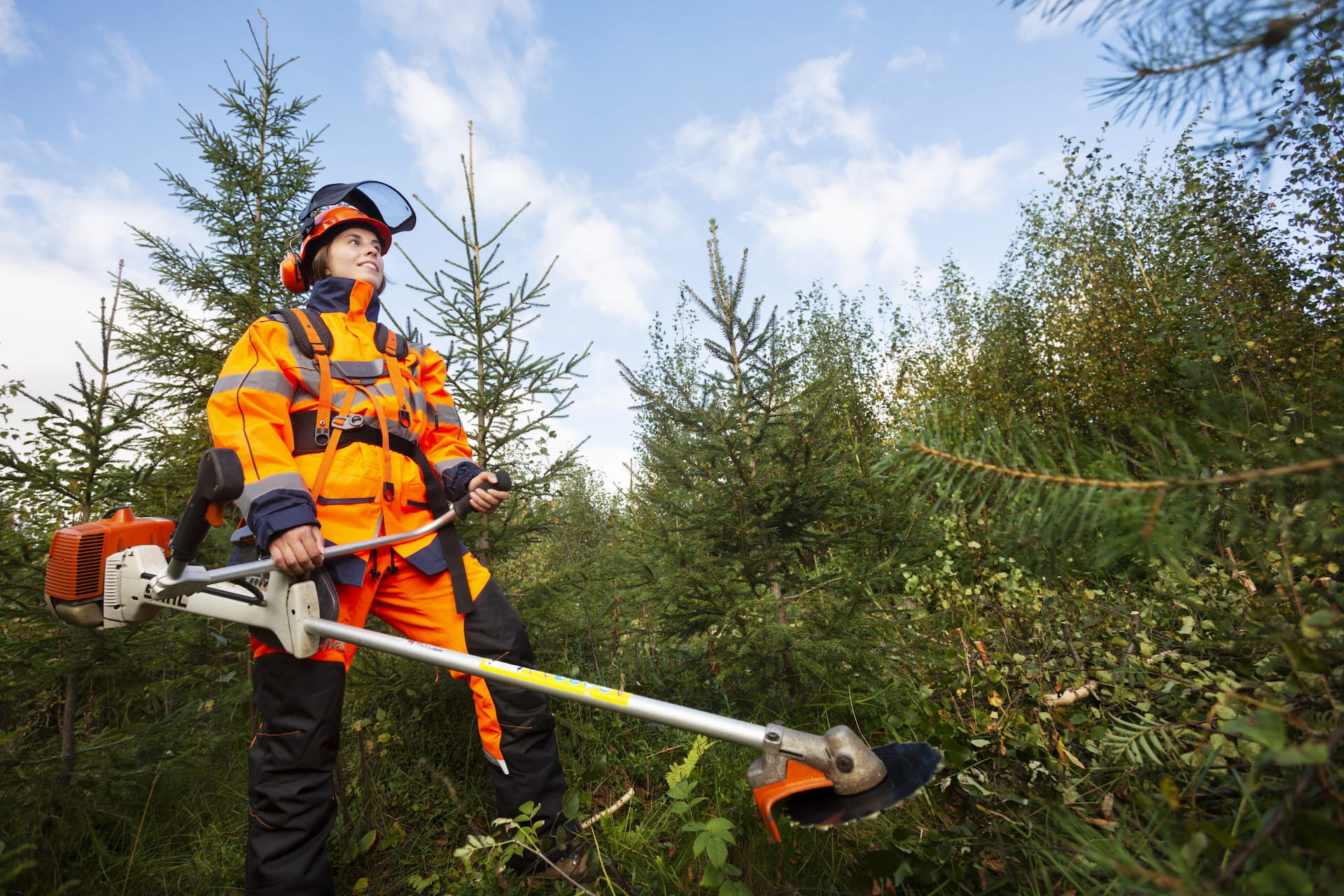 Raivaussahan käyttökoulutus naisille Rovaniemellä